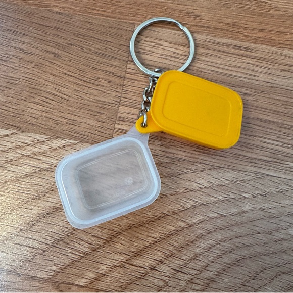 Tupperware Keychain - Picture 4 of 4